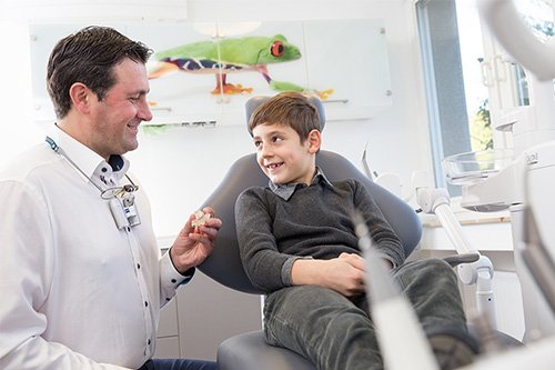 Kieferorthopädische Behandlung von Kindern und Jugendlichen Kieferorthopädische Behandlung von Kindern und Jugendlichen